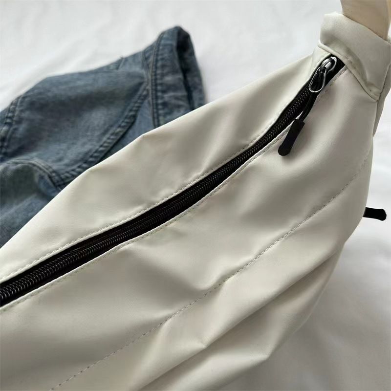 Niche Design Bag Women 2024 Summer New Fashion Nylon Cloth Shoulder Underarm Bag Network Red Hand Bag Network Quality First Service First