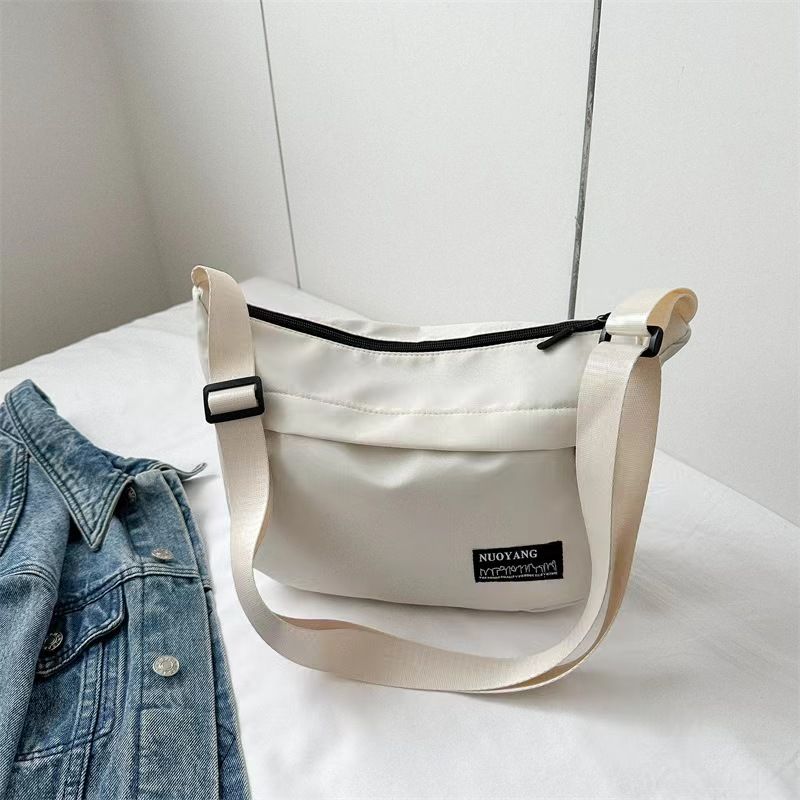 Niche Design Bag Women 2024 Summer New Fashion Nylon Cloth Shoulder Underarm Bag Network Red Hand Bag Network Quality First Service First