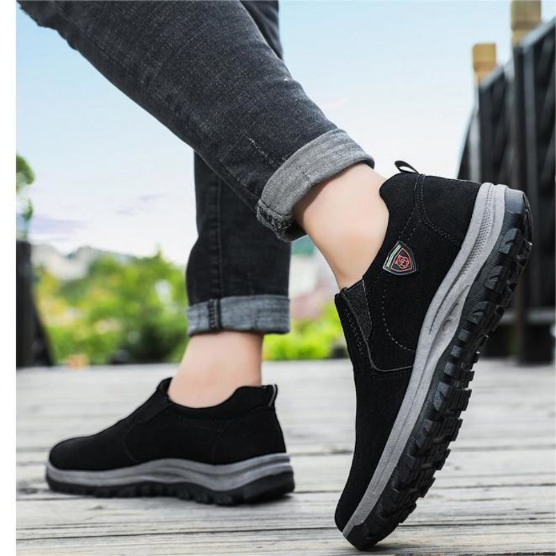 Men's Outdoor Breathable Light Walking Lazy Shoes Casual Slip-On Casual Sports Shoes Sneakers