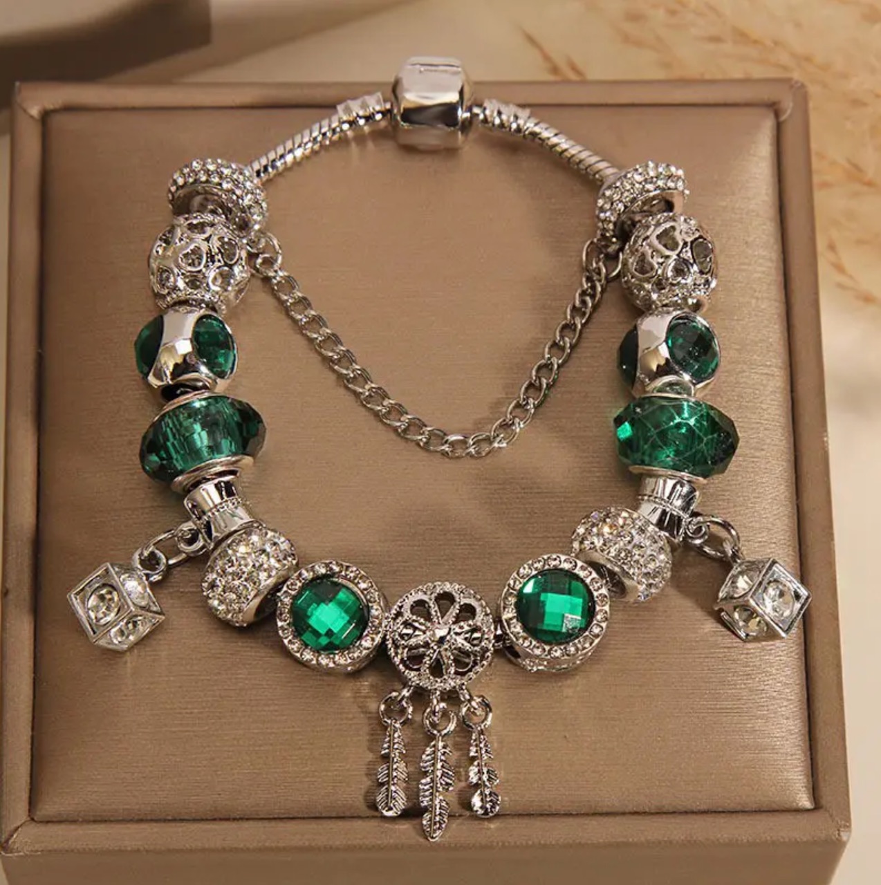 Pan Family Style Bracelet Female Diy Fine Vintage Green Dream Catching Net Pendant Bracelet Net Red Forest Snake Bone Bracelet