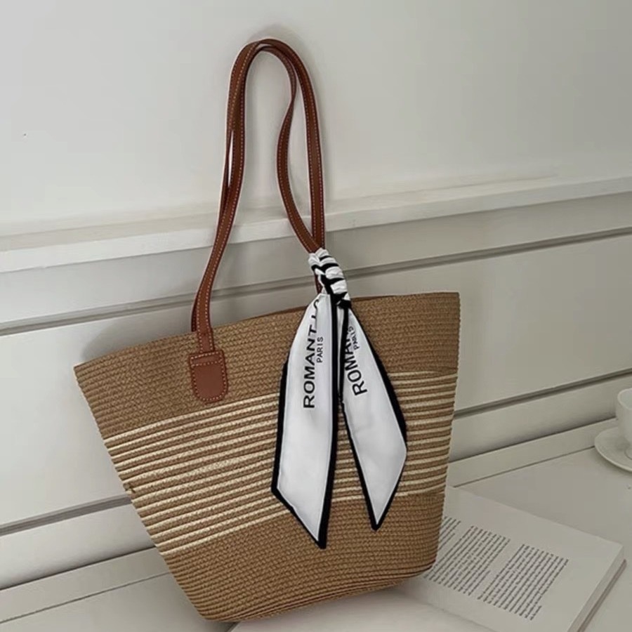 Selling Straw Woven Tote Bag 2024 New Free Shipping High Quality Sewing Thread Zipper Large Capacity Beach Party Shoulder Bag