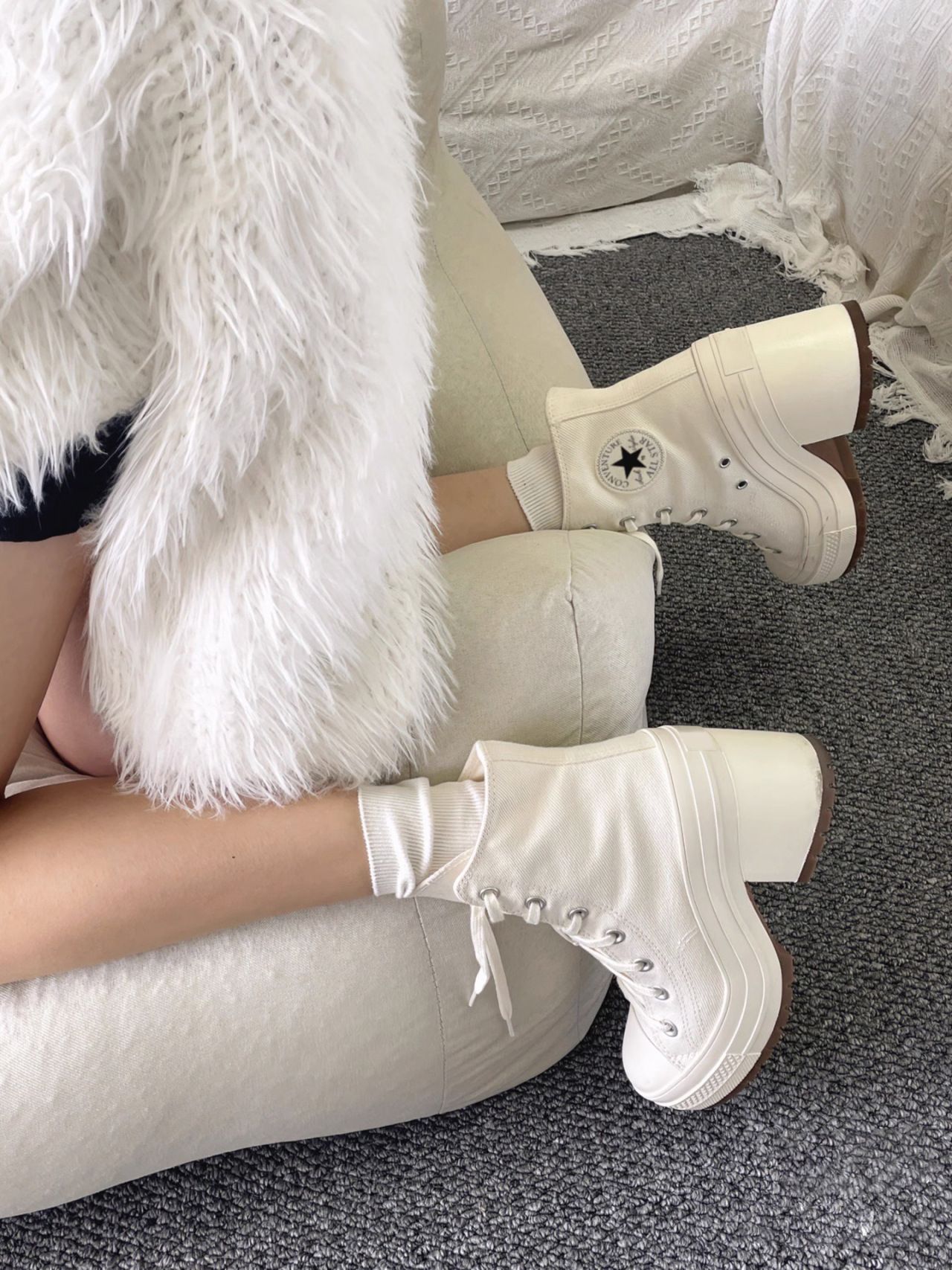 Retro high-heeled canvas shoes women's new round head lace up versatile height increase thick bottom high gang small white shoes