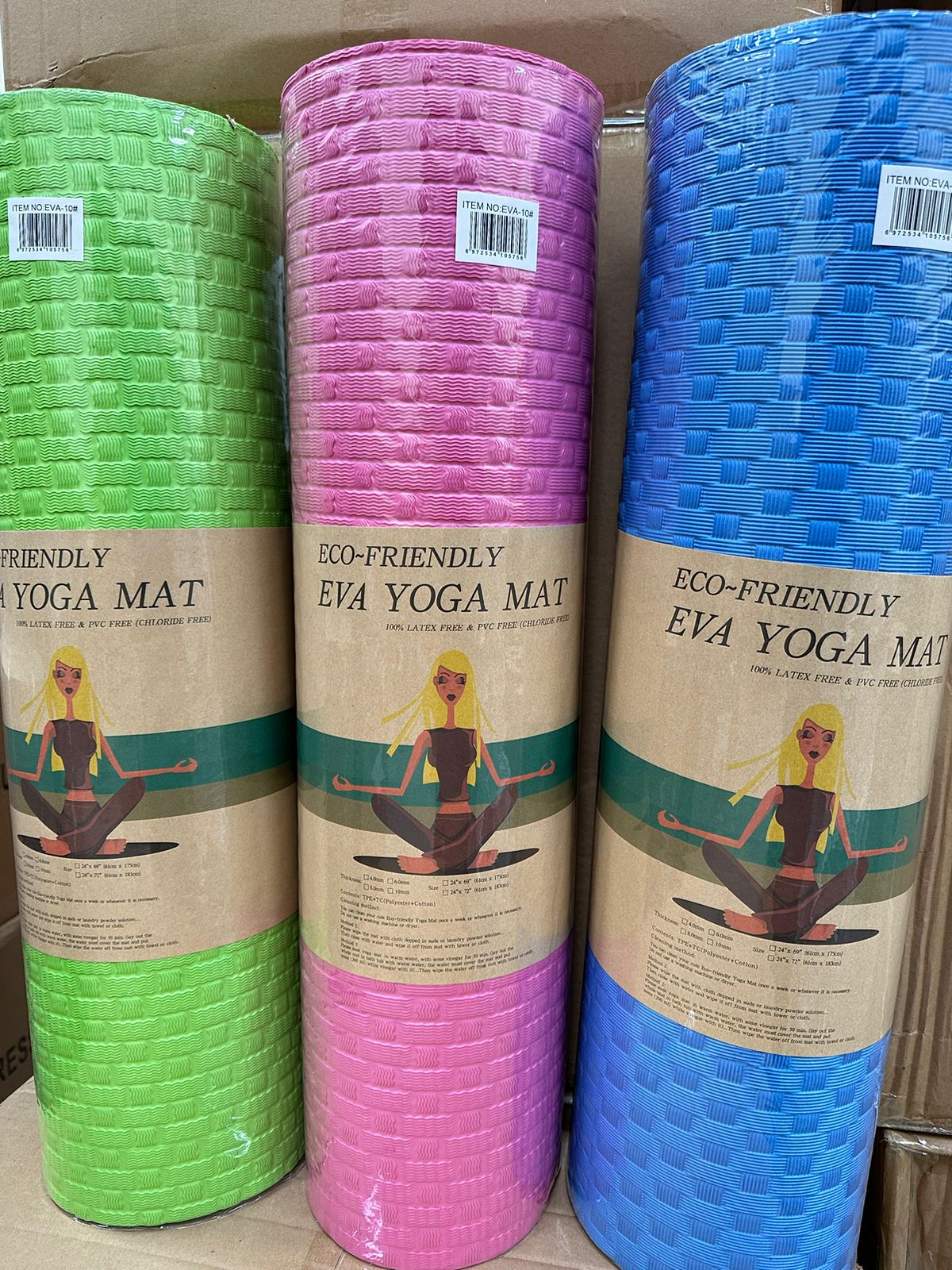 Yoga Matt 10 mm.With  high density and nice resilience material, the mat supports your weight and all kinds of exercises comfortably