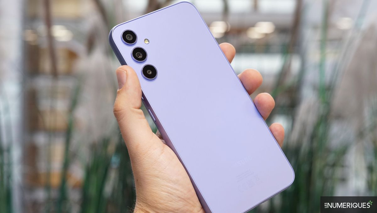 Samsung Galaxy A34 5G 128GB Storage 8GB Ram IP67 Waterproof and dust resistant 6.6'' 120Hz Amoled screen 48MP Tripple camera Android 13 5000mAh 25W Fingerint unlock Dual sim smartphone