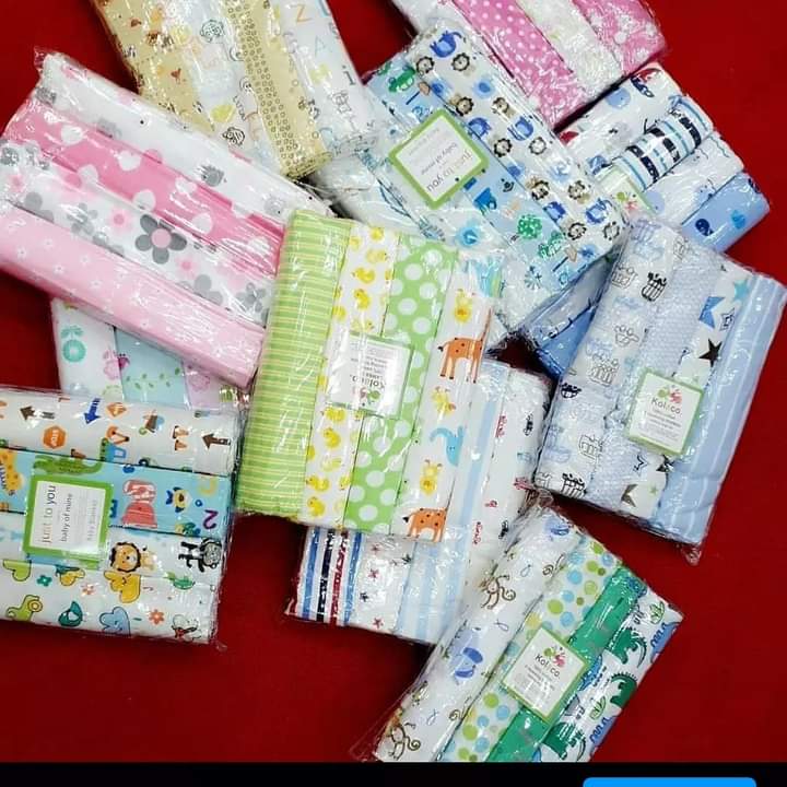 Flannel 4 pcscotton flannel sheets/Receiving blankets 4pcs Girl Themed 120*76cm MKeep sweet baby girl wrapped in warmth in these 100% cotton flann