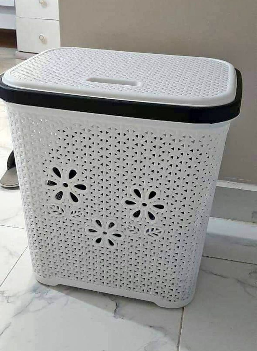 LAUNDRY BASKET Plastic Laundry Basket With A Lid