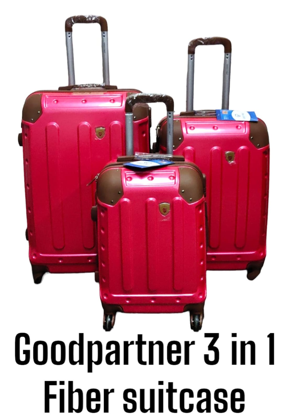 suitcase fiber 3 in 1 Zipper closure frame.

360 Easy-glide spinner wheels. 

Telescopic handle system locks in multiple levels to adapt.

Compression straps keep clothing neatly packed