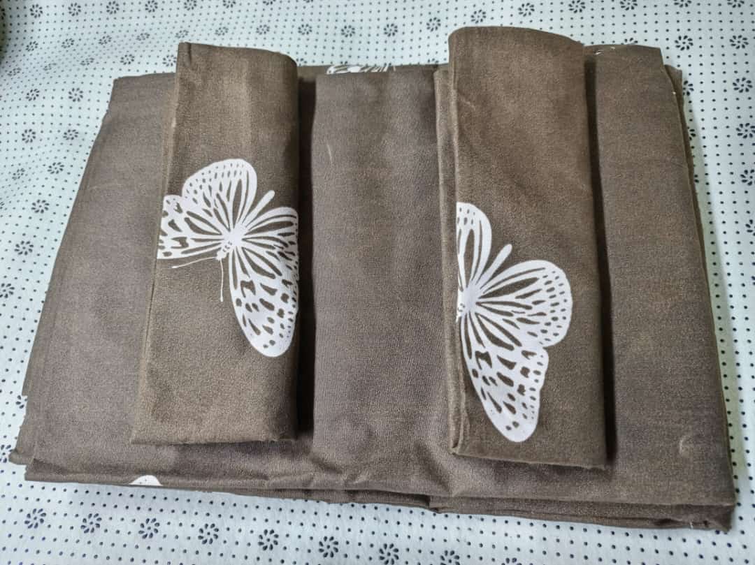 Bedsheets Enjoy a comfortable night sleep with our wide range of fitted Bed Sheet set. These bed sheets are made using the finest 100% cotton fabric to produce ...