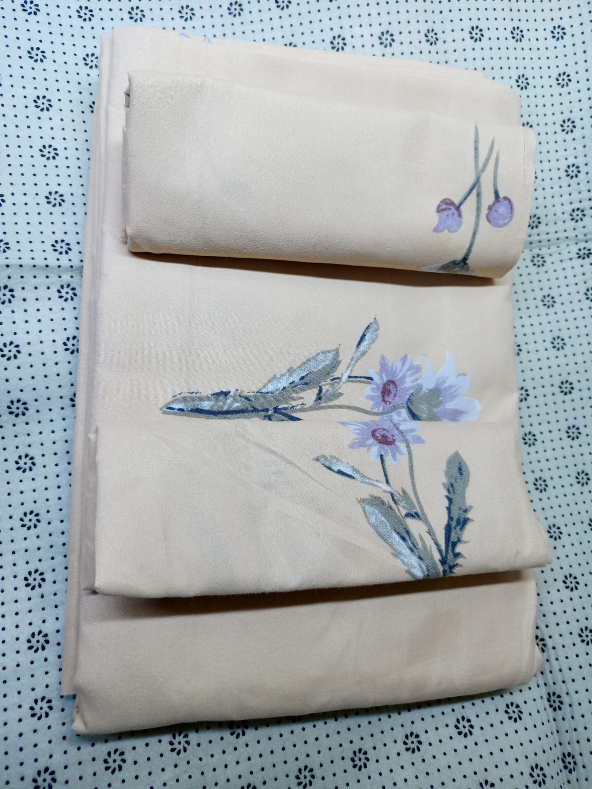 Bedsheets Enjoy a comfortable night sleep with our wide range of fitted Bed Sheet set. These bed sheets are made using the finest 100% cotton fabric to produce ...