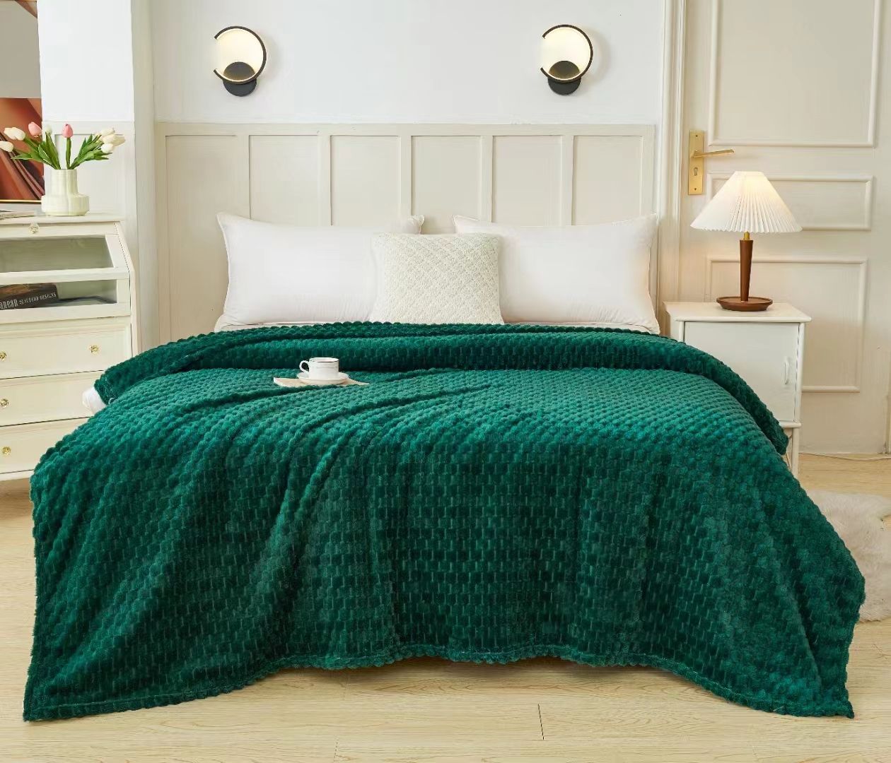 Fleece blankets 6*7: Everyone needs a Splush Fleece blanket! You could carry it around with everywhere, Bedroom, TV lounge chair, back yard and on a trip. Try