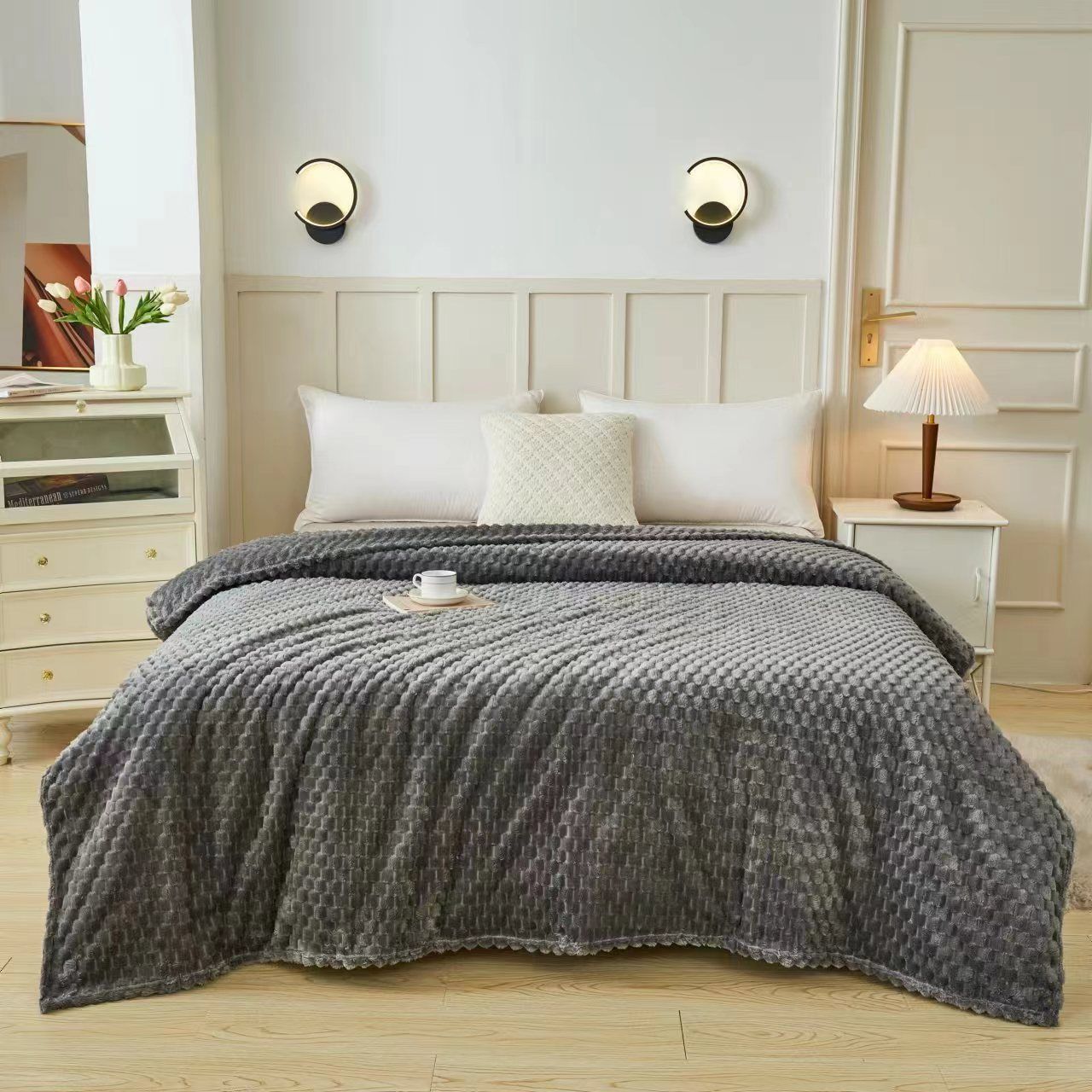 Fleece blankets 6*7: Everyone needs a Splush Fleece blanket! You could carry it around with everywhere, Bedroom, TV lounge chair, back yard and on a trip. Try