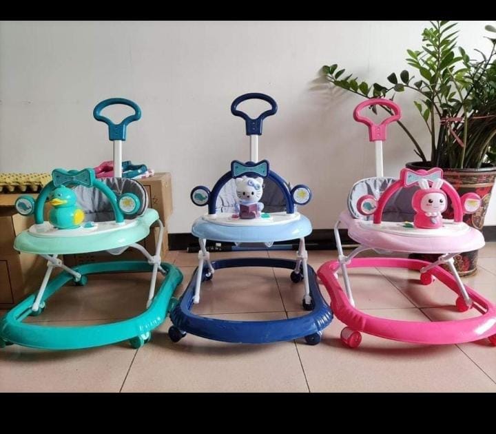 High Quality MOMEASY  Baby Walker
With adjustable heights
Soothing melodies for baby
Come with its own toys
Can convert to a feeding chair