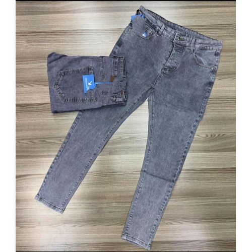 Men's Jeans good pair of jeans should be well fitting and good looking without compromising the comfort of the wearer. Explore top quality jeans material, and the slim fit design will give you the per