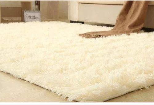 Fluffy carpets It is very soft for a warm and cozy living space and easy to care for. Add a chic, fresh touch to your favourite room. This floor carpet will protect your floor from damage and enable y