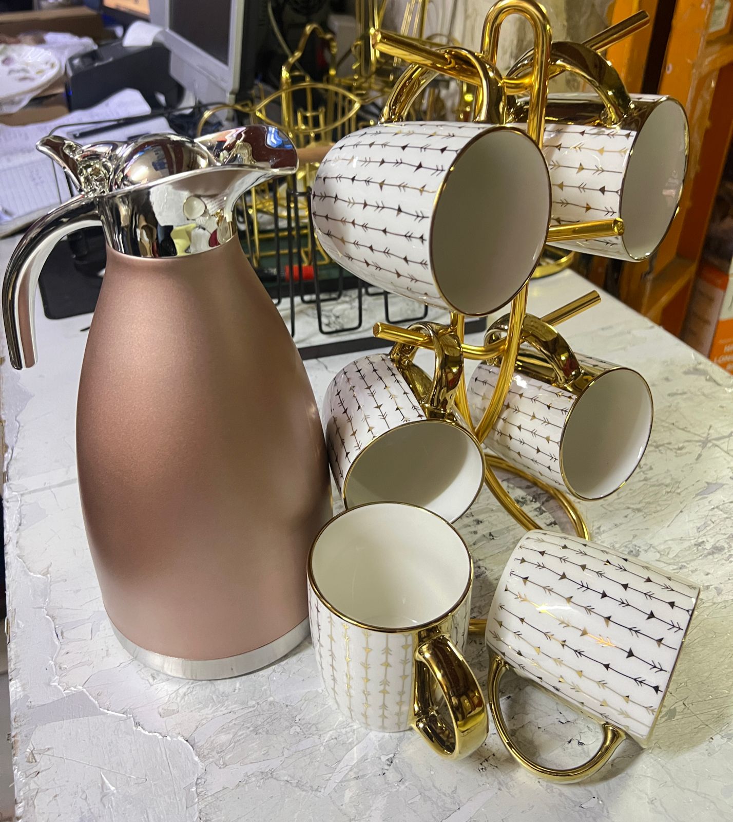 2l vaccum flask and 6 pcs mug ceramicsComfortable to hold Large capacity
Easy to clean
Durable