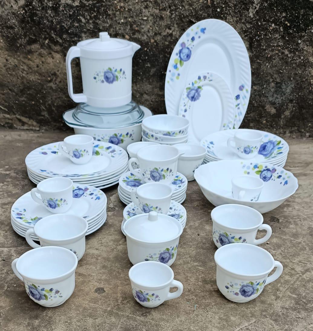 58 pcs dinner set Ideal for both home and commercial use
Elegant and adorable design
Heavy durable ceramic material