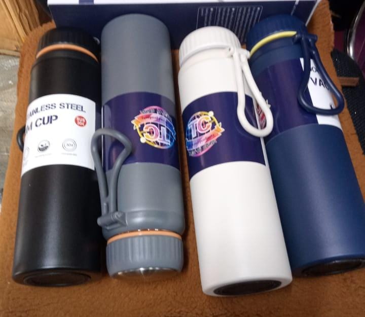 stainless steel thermos flask Made from quality stainless steel
Features an unbreakable liner and case
Vacuum insulated
Retains hot and cold liquid
Plastic lined insulated stainless steel cup
Easy to