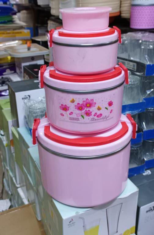 4pc plastic hotpot  this elegant  and very stylish 4 Piece Food Warmer Server Hot Pot. They are insulated with tough, oduorless, hygienic, durable and virtually unbreakable plastic.Comes with a handle