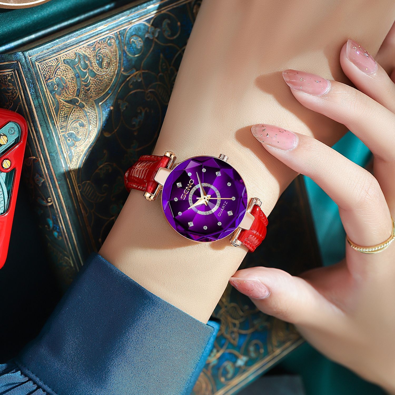 2024 Hot selling Ocean Heart Quartz Watch, niche diamond faced glass solid watch, steel belt women's waterproof watch, African hot selling item