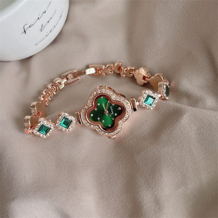2024 new high-grade watch, small and delicate four leaf clover petal wrist watch bracelet, simple and fashionable quartz women's watch, popular in Africa, Tiktok - same style