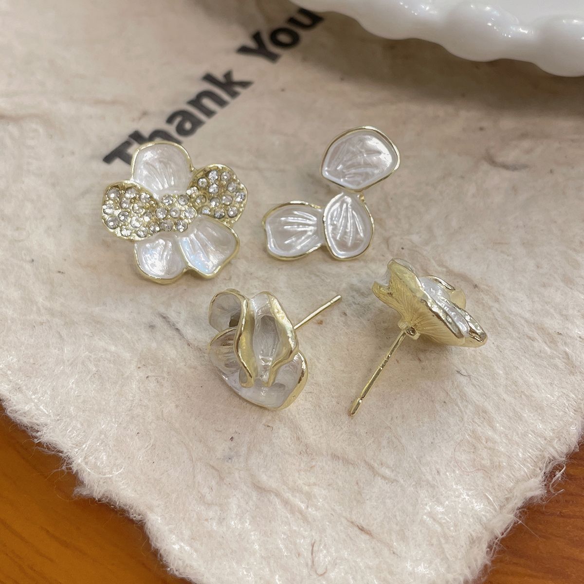 French style popular earrings, camellia flower earrings, niche, light luxury, elegant and high-end style earrings wholesale