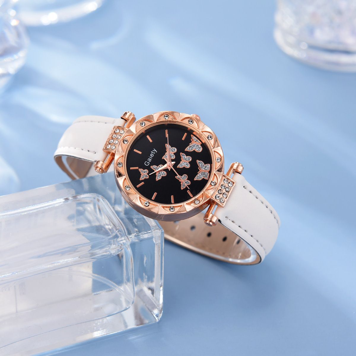 New style vibrating sound explosive ladies' watch, fashionable and personalized simple watch, butterfly digital quartz watch, belt watch set, watch gift box set