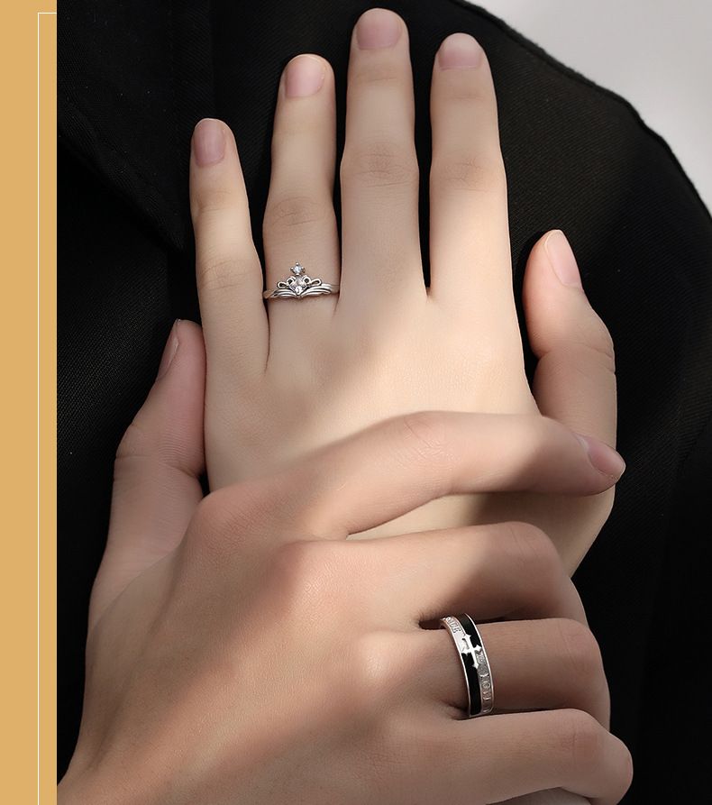 New Princess and Knight Couple Ring, a pair of men's and women's styles, featuring a luxurious and niche design, with a high-end feel and an adjustable opening ring