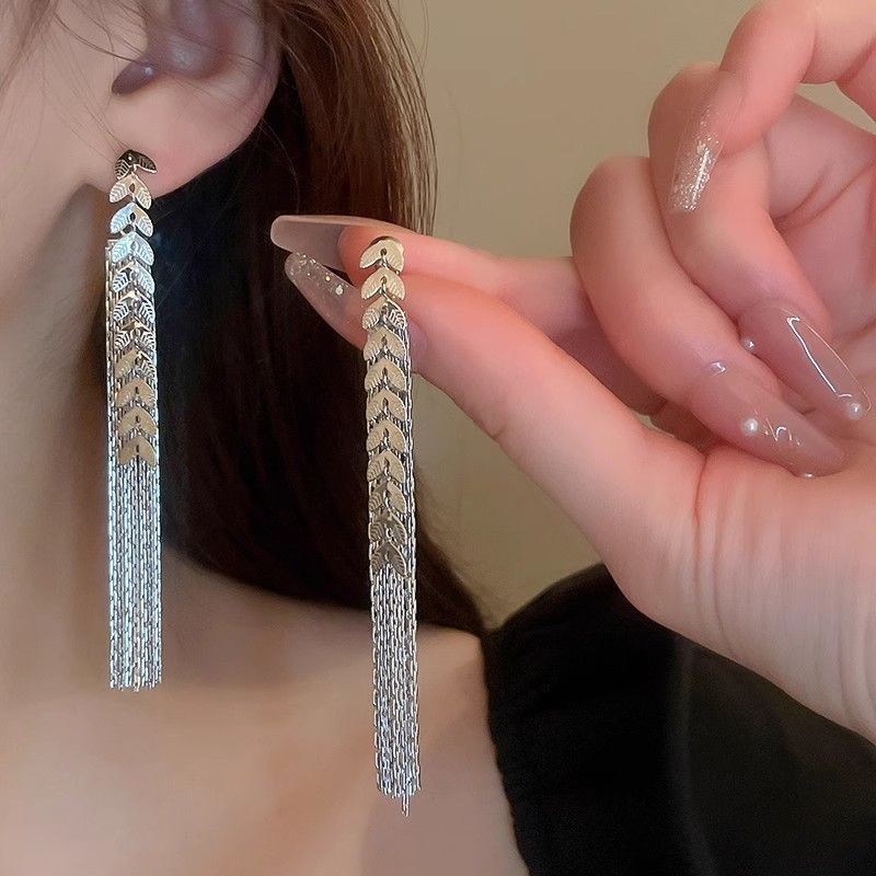 High end wheat ear long tassel earrings with two wearing silver needles, fashionable and personalized, light luxury design, revealing face, slim earrings for women