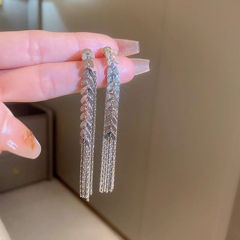 High end wheat ear long tassel earrings with two wearing silver needles, fashionable and personalized, light luxury design, revealing face, slim earrings for women