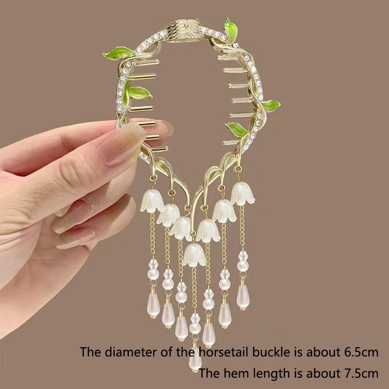 The new tassel pearl flower hair clip, with a curled hair clip at the back of the head for women, is a high-end and stylish ball shaped hair accessory that is versatile and stylish,Not easy to fall of