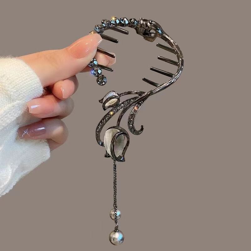 The new tassel pearl flower hair clip, with a curled hair clip at the back of the head for women, is a high-end and stylish ball shaped hair accessory that is versatile and stylish,Not easy to fall of