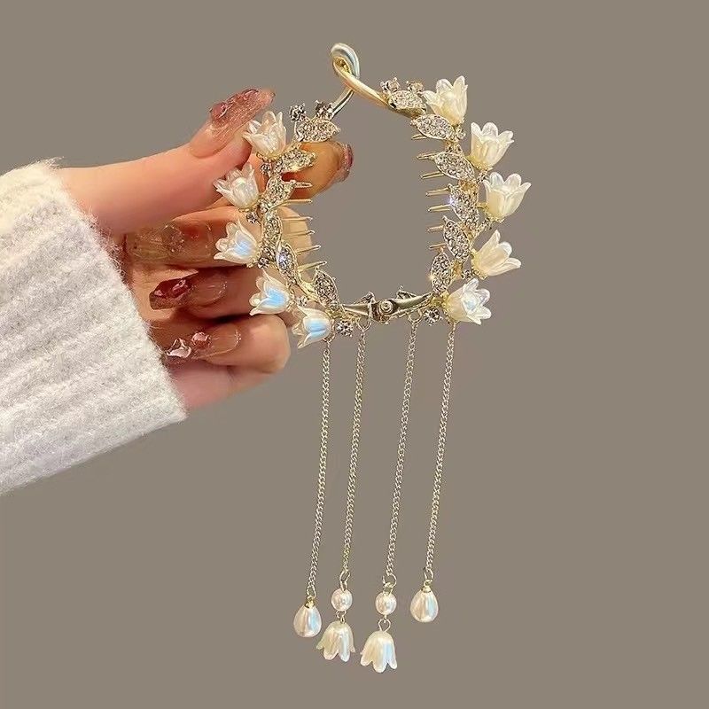 The new tassel pearl flower hair clip, with a curled hair clip at the back of the head for women, is a high-end and stylish ball shaped hair accessory that is versatile and stylish,Not easy to fall of