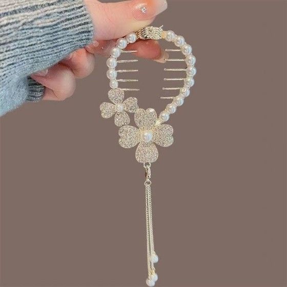 The new tassel pearl flower hair clip, with a curled hair clip at the back of the head for women, is a high-end and stylish ball shaped hair accessory that is versatile and stylish,Not easy to fall of