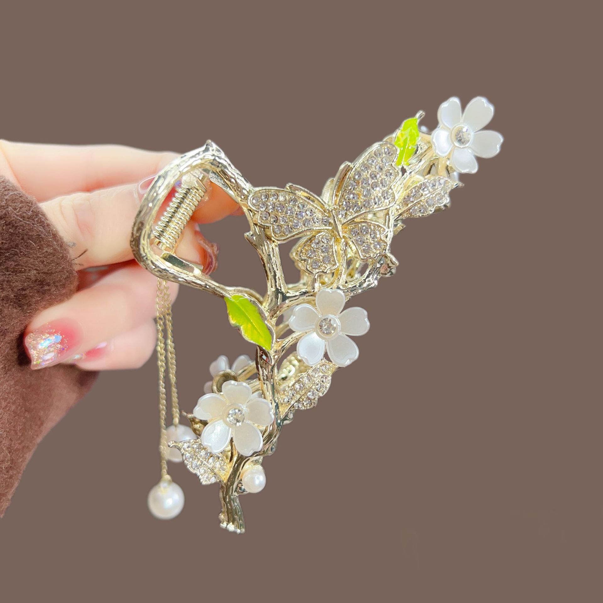 New Linglan flower tassel curled hair clip hair accessory, antique style hair clip at the back of the head, summer flower shark clip for women's hair clip, fashionable and elegant