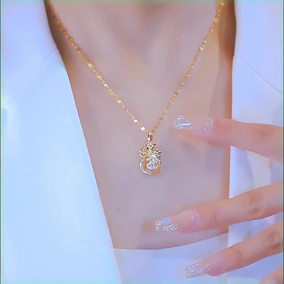 New Light Luxury Fashion Versatile Cat Eye Stone Lucky Bag Necklace, Transport Money Bag Pendant with High Grade Feeling Collar Chain, Internet Red Neckchain for Women, Simple and Elegant, Fashionable