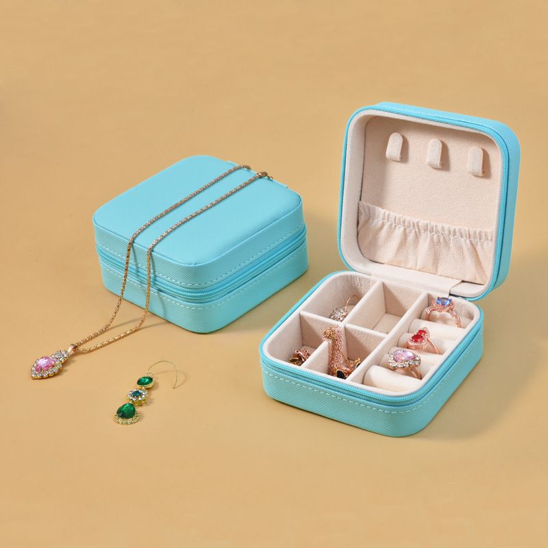 New portable jewelry box, fashionable princess travel jewelry bag, earring ring small storage box, cute solid color, practical and dirt resistant, large space storage box