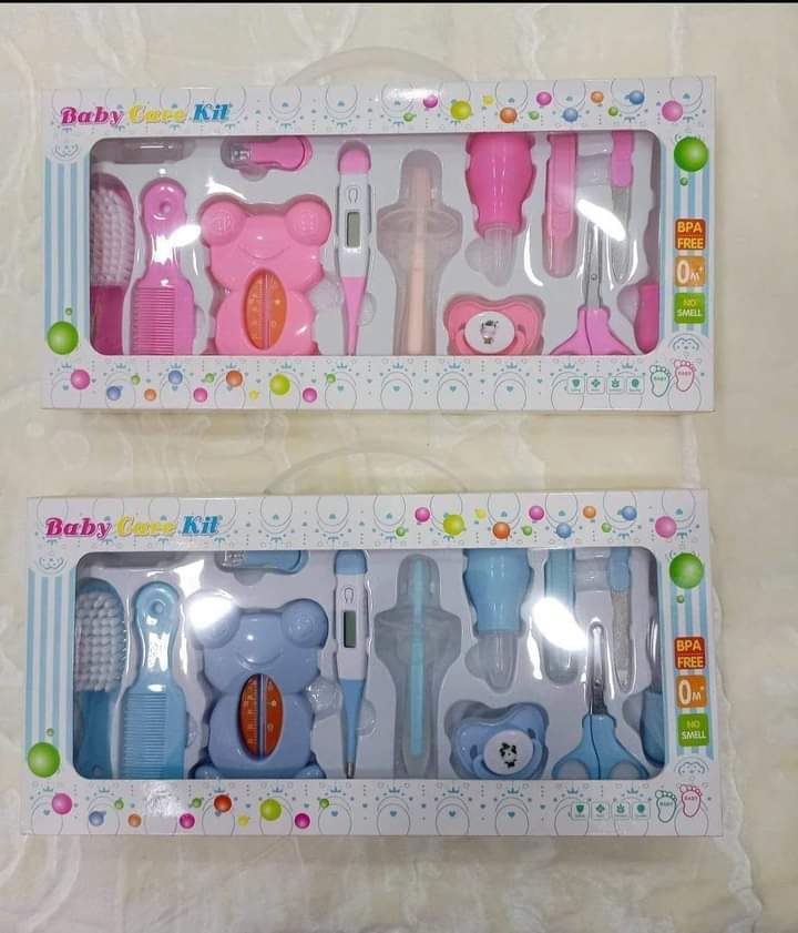 Baby Care Classy Baby Grooming Kit With A Clear Pouch. Comes with Baby Drops specifically designed to support breast-fed babies or medicine administration.