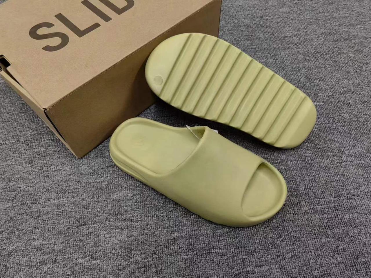 Yeezy slides,Men's Shoes  Sandals