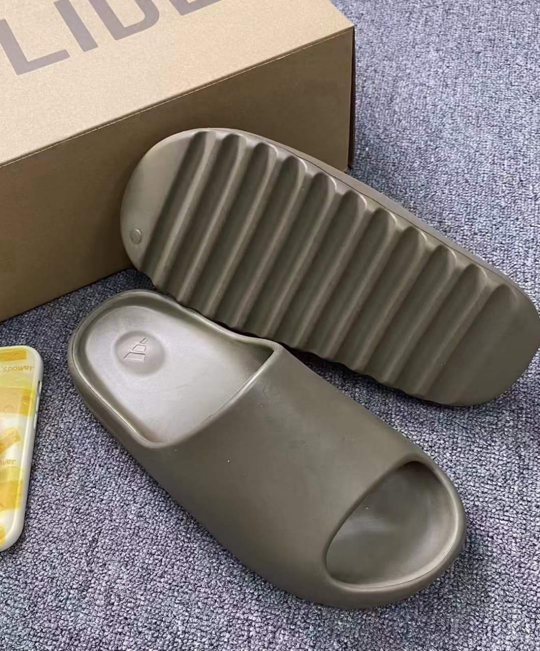 Yeezy slides,Men's Shoes  Sandals