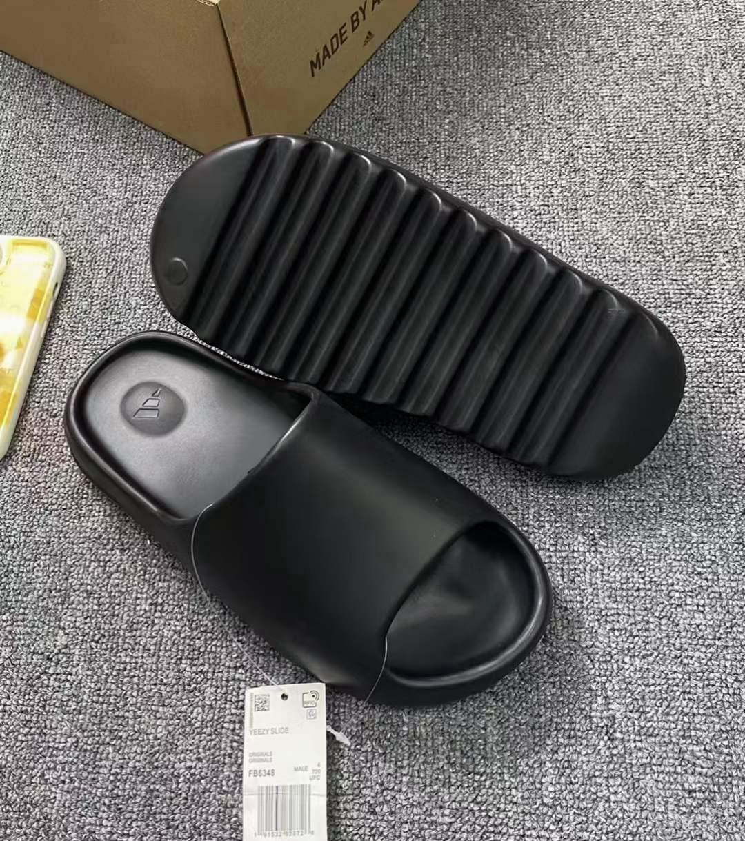 Yeezy slides,Men's Shoes  Sandals