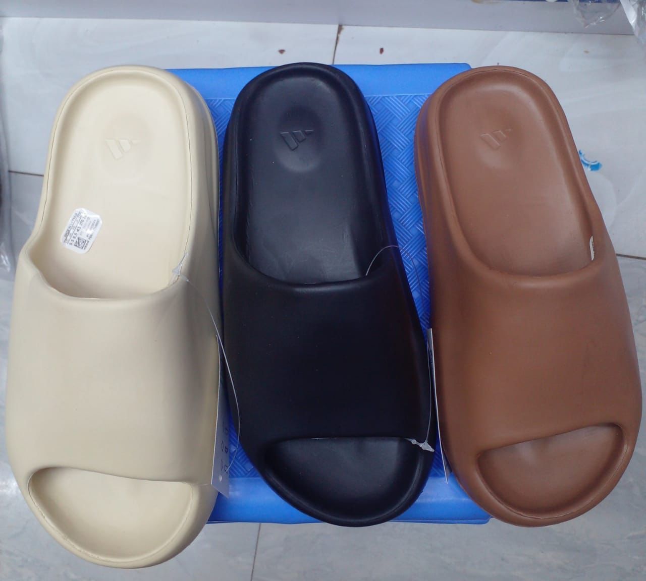 High Quality Design Comfortable Men's Yeezy Slides Fashion Sandals