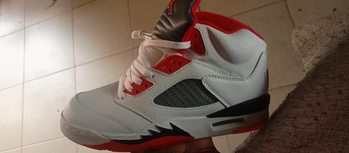 Air Jordan 5 Retro
