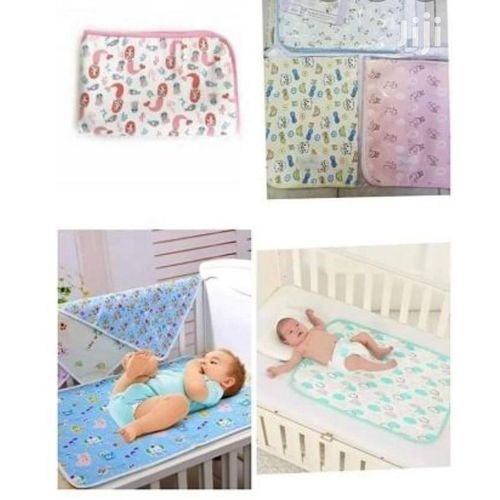 Macintosh Soft Portable Baby Mackintosh/Urine Pad