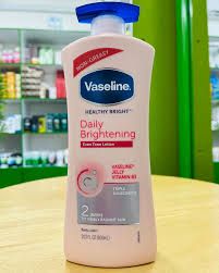 Vaseline Daily Brightening Even Tone Lotion With Sunscreen