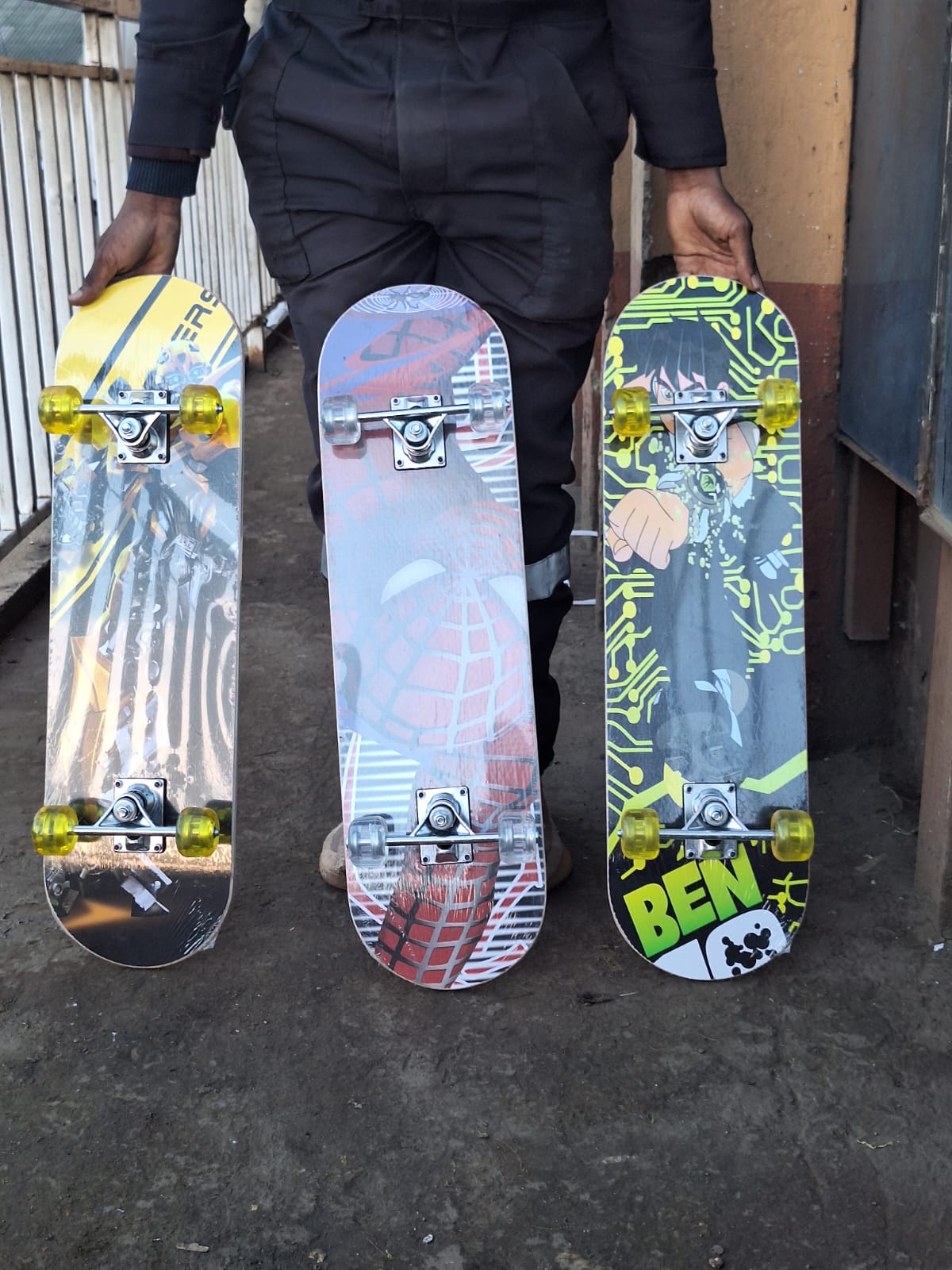 Complete Skateboard for Beginners & Advanced Riders – High-Rebound Hand-Cast Wheels