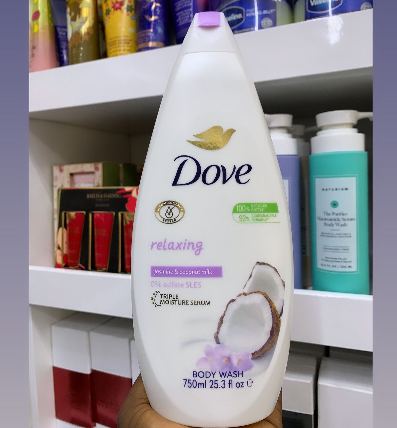 500ml Dove Purely Pampering Body Wash for Dry Skin 500ml Coconut Butter and Cocoa Butter Effectively Washes Away Bacteria While Nourishing Your Skin