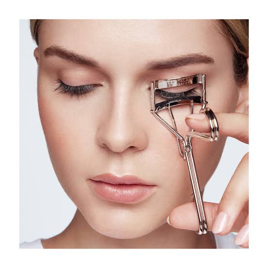 Eyelash curler - for curly dramatic, natural lift to your lashes- lifted curl- stainless steel view 2
