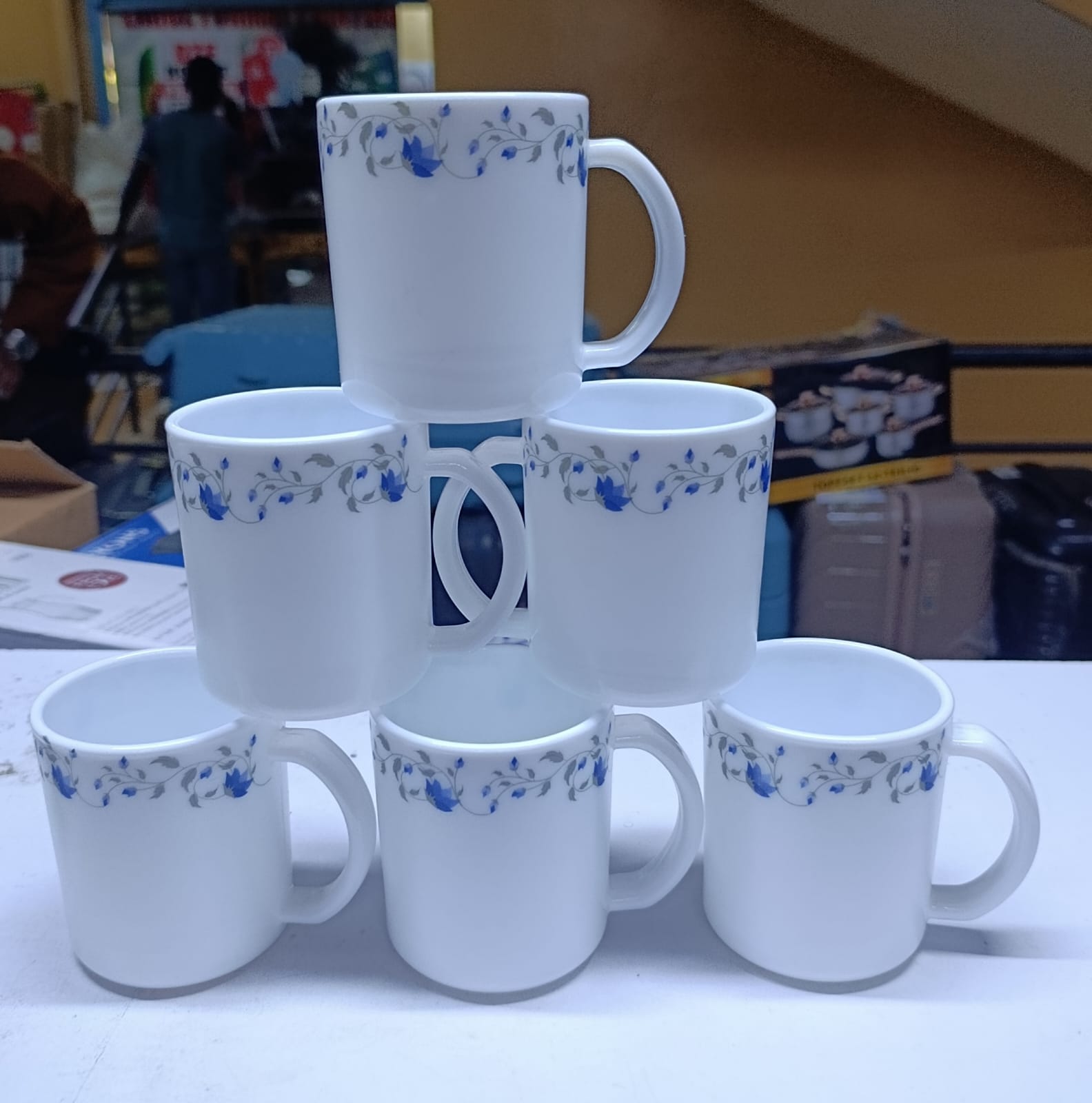PREFERRED STORE ! 💟 Sundabest 6 PIECES MUG; Ceramic material

Quality is guaranteed

Perfect for Coffee, Tea, Hot Chocolate, Milk etc

Skillfully Designed to ensure a pleasant Warm hold 💟