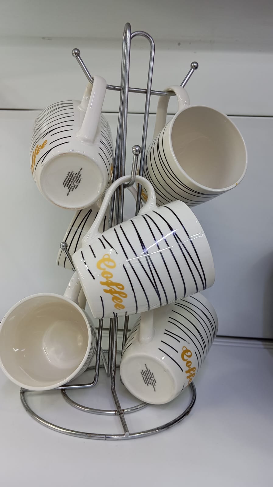 STRONG AND ELEGANT🍒🍏Ceramic Beautiful And Classy Mugs/Cups For Tea/Coffee-Set(6)🍒value pack of 6 provide insulation to keep drinks warmer for longer
Made with thick comfortable grip ergonomic handl