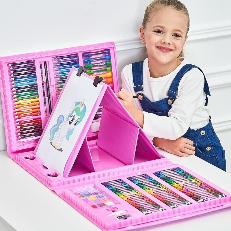 ON OFFER🔥🔥208-Piece Professional Drawing and Sketching Pencil Set🍂Does your child enjoy drawing most: pencils, paints, or just markers?
An artist's set in a case is a great set for drawing with var